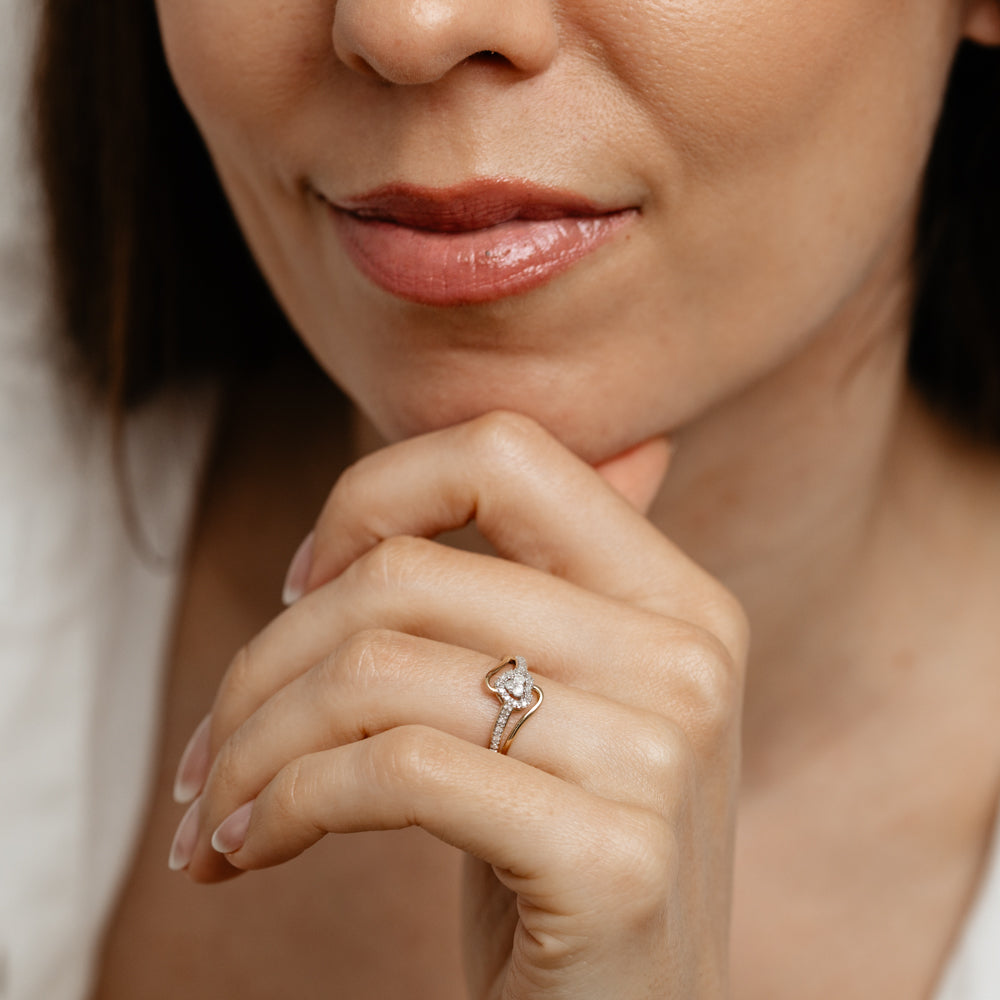 1/10 Carat Diamond Heart Shaped Ring in 9ct Yellow Gold - Image 5