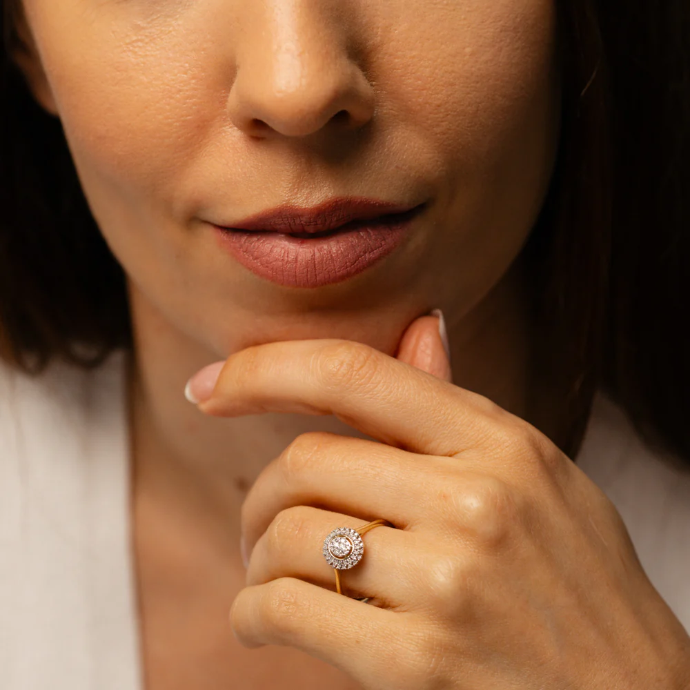 1/6 Carat Diamond Halo Ring in 9ct Yellow Gold - Image 3