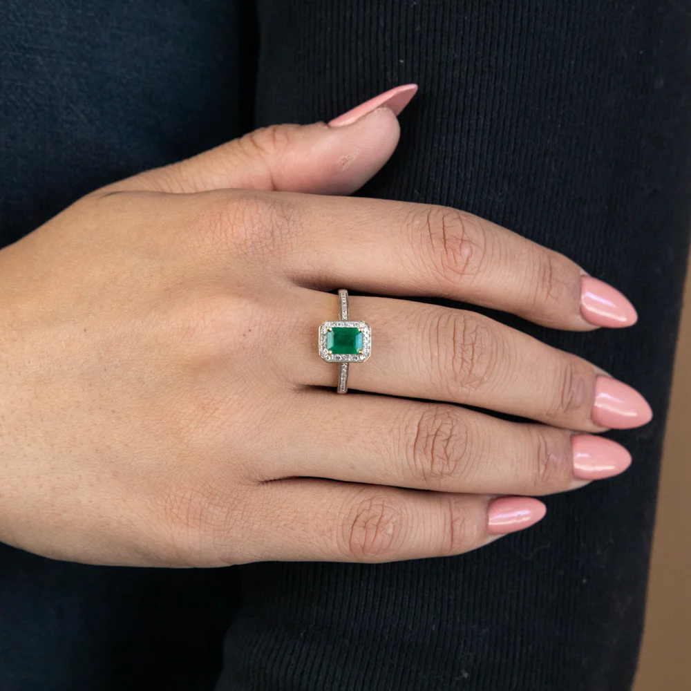 1ct Natural Emerald and 0.15 Carat Diamond Ring in 9ct Yellow Gold - Image 8