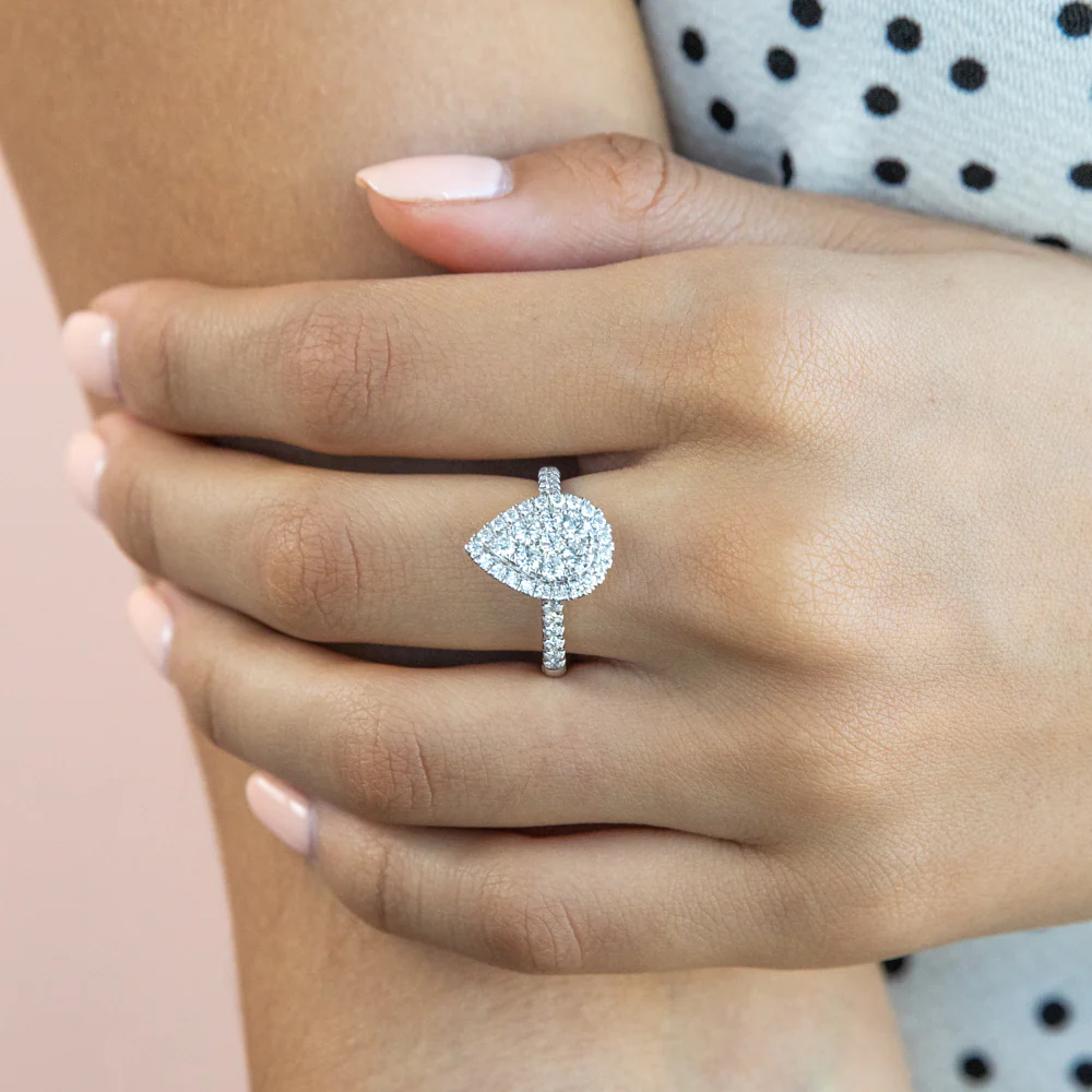Flawless 1 Carat 9ct White Gold Diamond Ring - Image 3