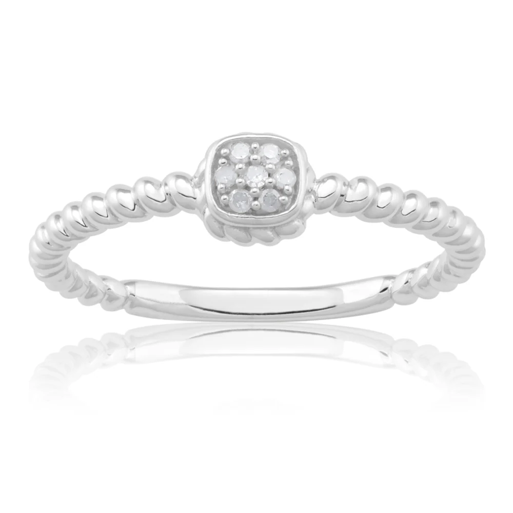 Sterling Silver 0.03 Carat Diamond Ring with 7 Brilliant Cut Diamonds