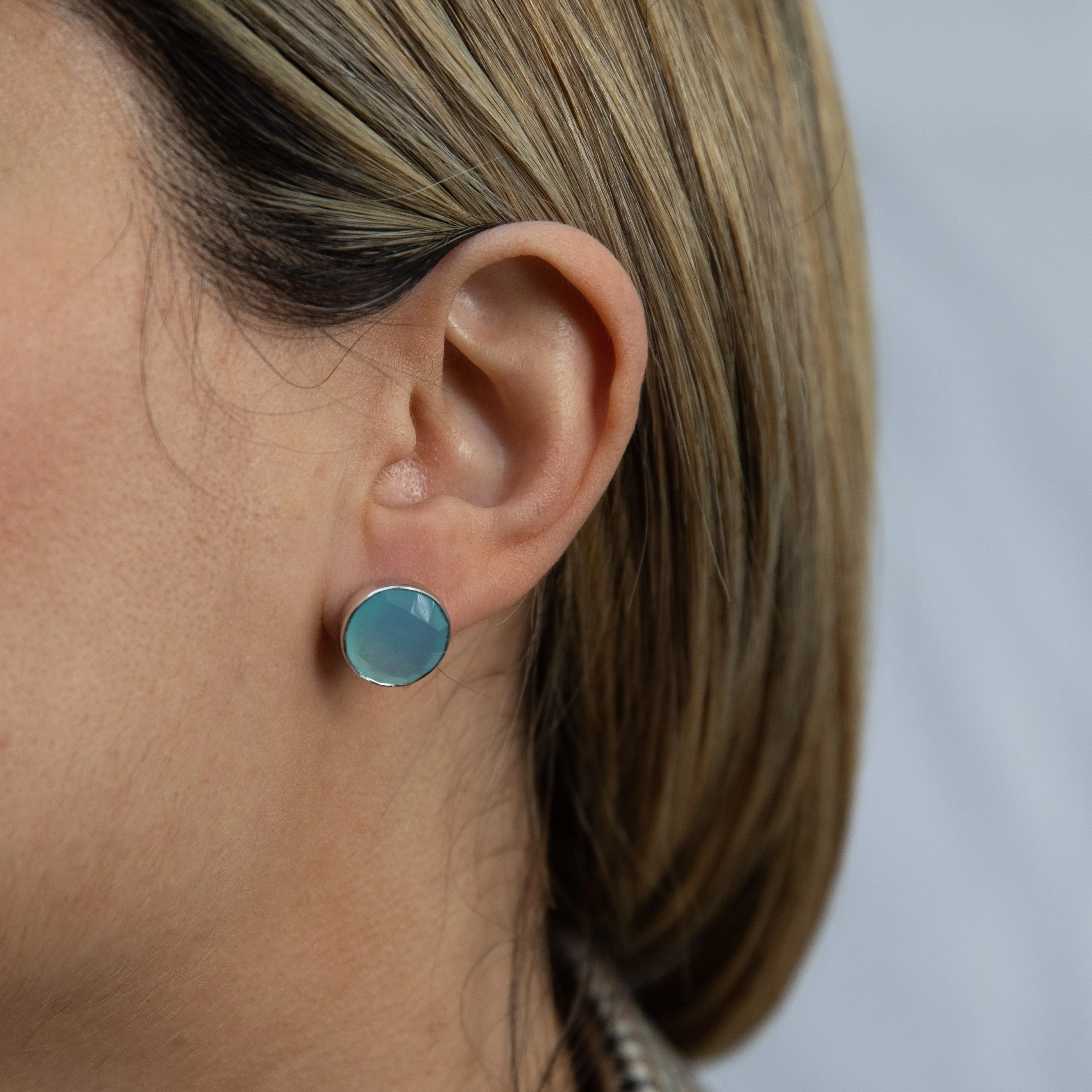 Sterling Silver 9.00 Carat Blue Agate Round Studs - Image 2